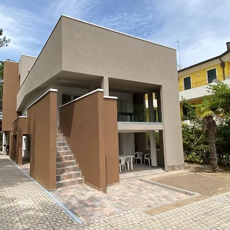 Modern With Spectacular Private Terrace Lägenhet