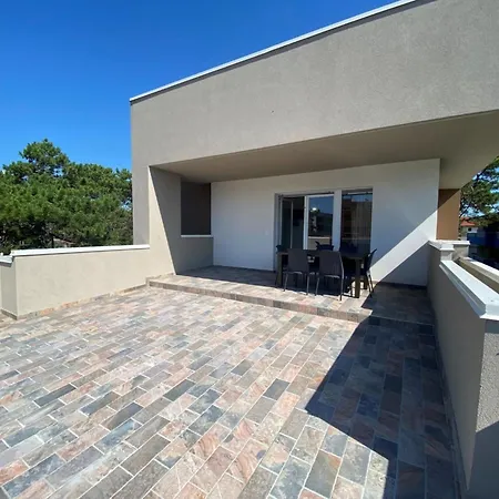 Modern With Spectacular Private Terrace Apartmán *
